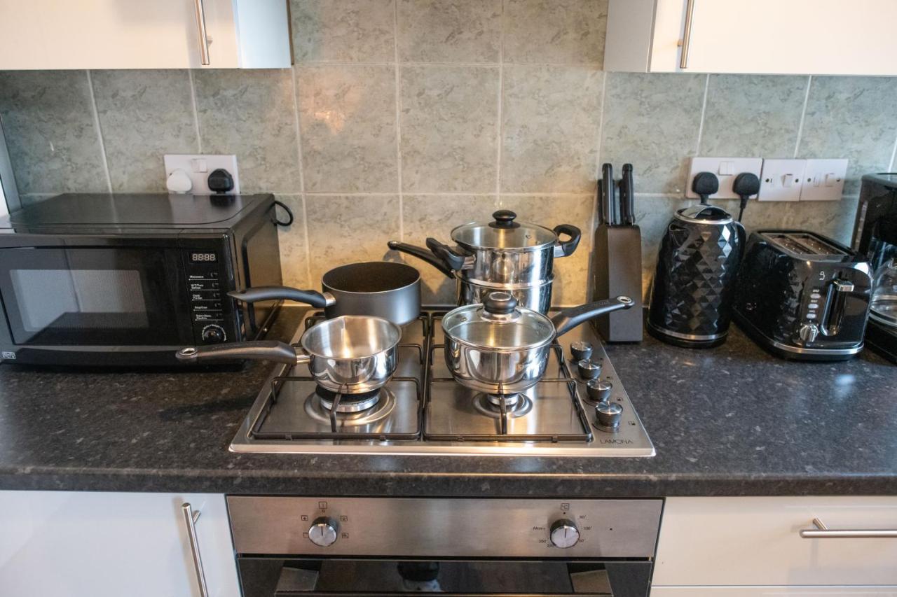 4 Bedroom Flat With High Speed Wi-Fi In North Acton, Ealing, West London Londres Exterior foto